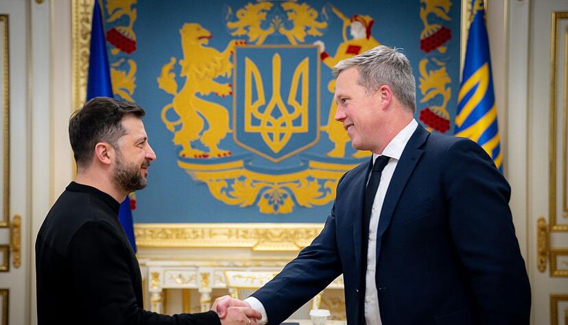 Eine Militärdelegation stellte den Friedensplan der US-Regierung in Kiew vor. Eine Militärdelegation stellte den Friedensplan der US-Regierung in Kiew vor.