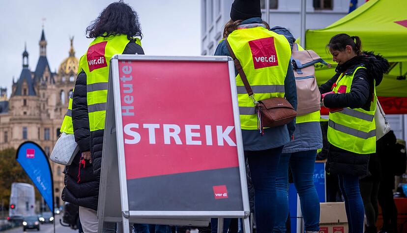 In Schwerin wird gestreikt. In Schwerin wird gestreikt.