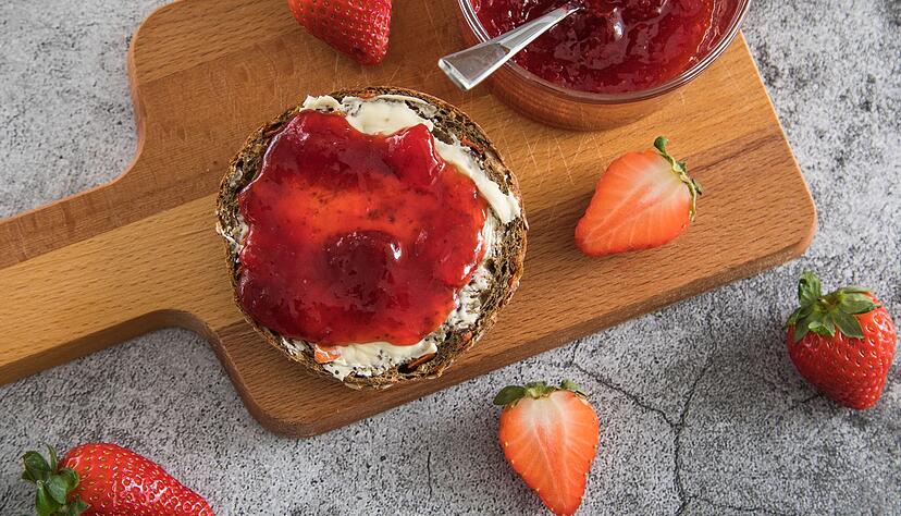 17 von 25 Erdbeermarmeladen &uuml;berzeugten die Pr&uuml;fer der Zeitschrift &laquo;&Ouml;ko-Test&raquo;. Darunter sind auch alle neun getesteten Bio-Aufstriche.