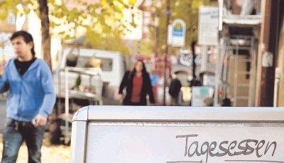 Einige Restaurants in der Eppinger Innenstadt bieten günstige Mittagsmenüs an. Wenn der Bulettenriese an der Peripherie den Grill anheizt, könnten die Kunden ausbleiben, befürchtet mancher Gastronom.Foto: Alexander Hettich