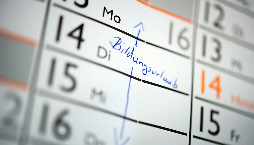 Welche Weiterbildung passt zu mir? Dazu können sich Wiedereinsteigerinnen und Wiedereinsteiger beraten lassen. Welche Weiterbildung passt zu mir? Dazu können sich Wiedereinsteigerinnen und Wiedereinsteiger beraten lassen.