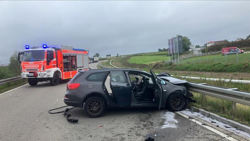 Auf der B19 zwischen Kupferzell und Künzelsau-Gaisbach hat es einen tödlichen Unfall gegeben. Die Strecke war zeitweise komplett gesperrt. Auf der B19 zwischen Kupferzell und Künzelsau-Gaisbach hat es einen tödlichen Unfall gegeben. Die Strecke war zeitweise komplett gesperrt.
