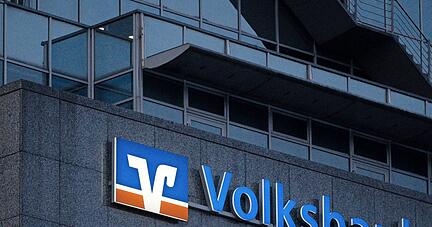 In Baden-W&uuml;rttemberg gibt es aktuell 137 Volks- und Raiffeisenbanken. Der Geno-Verband geht davon aus, dass sich die Zahl in den n&auml;chsten Jahren durch weitere Fusionen verringern wird. Denn die Regulatorik erh&ouml;ht den Druck auf die Institute.
Foto: dpa