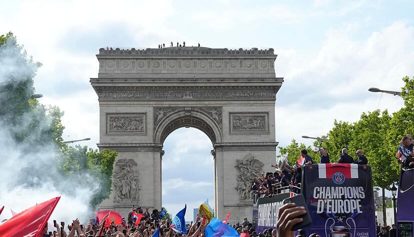 Nach der Siegesfeier des PSG in Paris kommt es erneut zu Ausschreitungen.