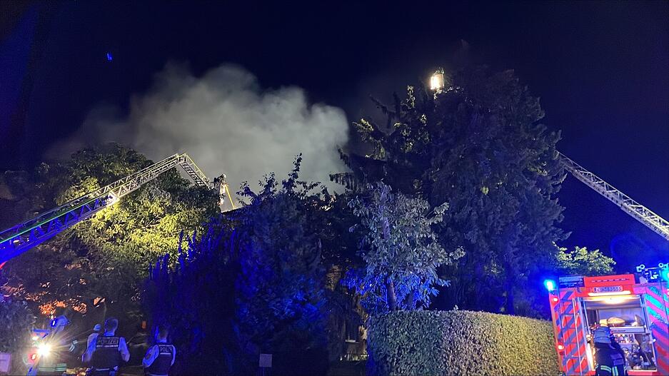 Die Polizei schätzt den Schaden auf etwa 1,5 Millionen Euro. Die Polizei schätzt den Schaden auf etwa 1,5 Millionen Euro.