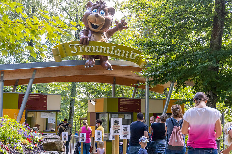Im Traumland Erlebnispark an der Karls- und Bärenhöhle liegt in bester Lage in Sonnenbühl auf der Schwäbischen Alb (Landkreis Reutlingen) und verzaubert unter anderem mit einer Märchenwelt.