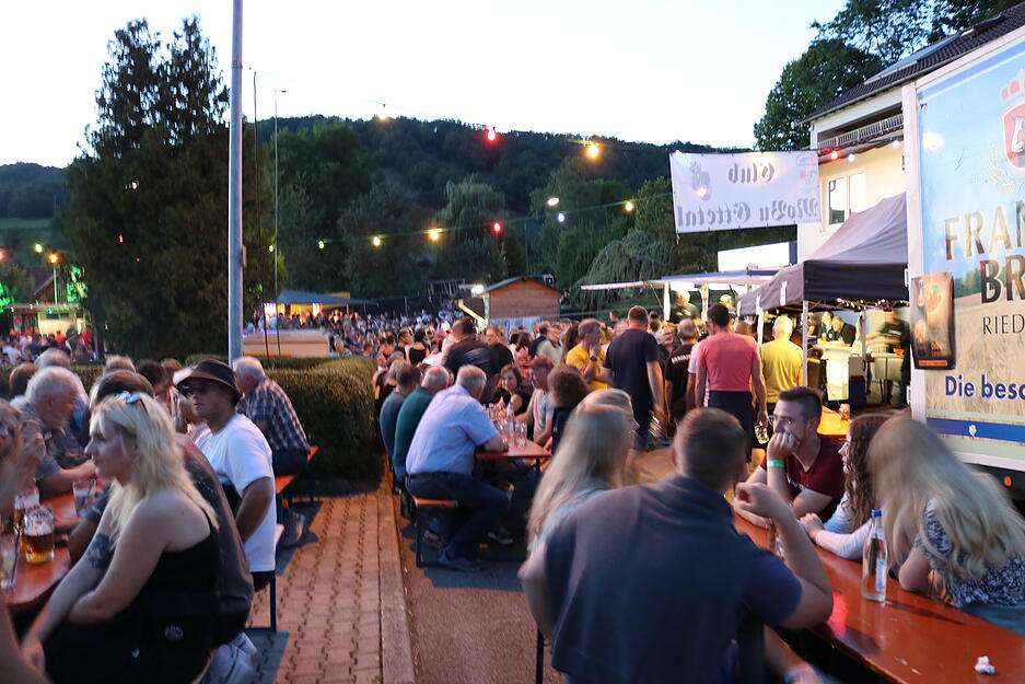 Gute Stimmung beim Eberbacher Gassenfest – so schön war der Samstag