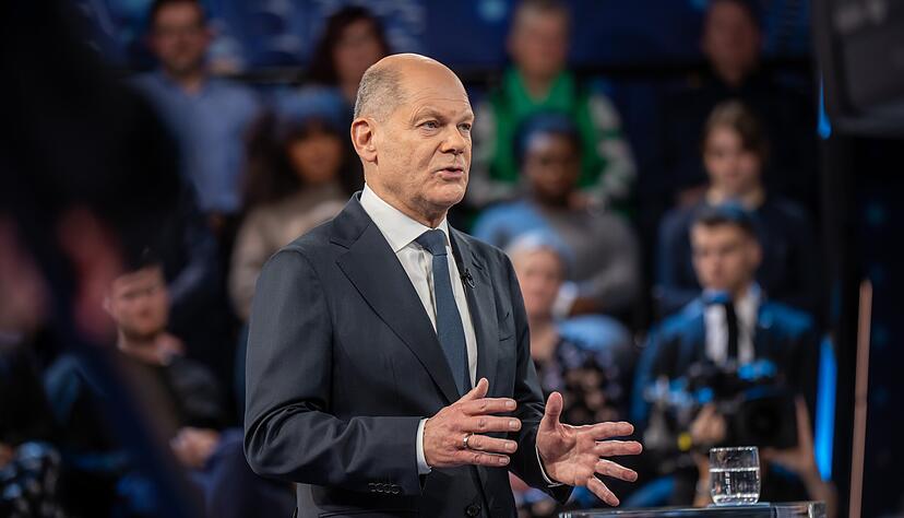 13.02.2025, Berlin: Bundeskanzler Olaf Scholz (SPD) spricht in der ZDF-Sendung «Klartext». Bürgerinnen und Bürger haben in der Sendung die Gelegenheit den Kanzlerkandidaten ihre Fragen zu stellen. Foto: Michael Kappeler/dpa- Pool/dpa +++ dpa-Bildfunk +++ 13.02.2025, Berlin: Bundeskanzler Olaf Scholz (SPD) spricht in der ZDF-Sendung «Klartext». Bürgerinnen und Bürger haben in der Sendung die Gelegenheit den Kanzlerkandidaten ihre Fragen zu stellen. Foto: Michael Kappeler/dpa- Pool/dpa +++ dpa-Bildfunk +++