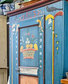 Diese Art der Bemalung ist heute nicht mehr gefragt. F&uuml;r den gelernten Maler ist das ein Hobby.
Foto: Christiana Kunz