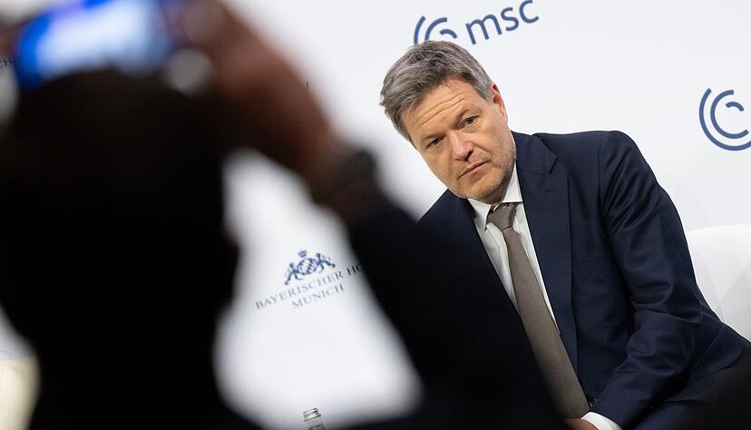 Vizekanzler Robert Habeck findet harte Worte. Vizekanzler Robert Habeck findet harte Worte.