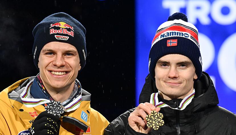 Moniert die Aufarbeitung des WM-Anzugskandals: Deutschlands Topspringer Andreas Wellinger (l). (Archivbild) Moniert die Aufarbeitung des WM-Anzugskandals: Deutschlands Topspringer Andreas Wellinger (l). (Archivbild)