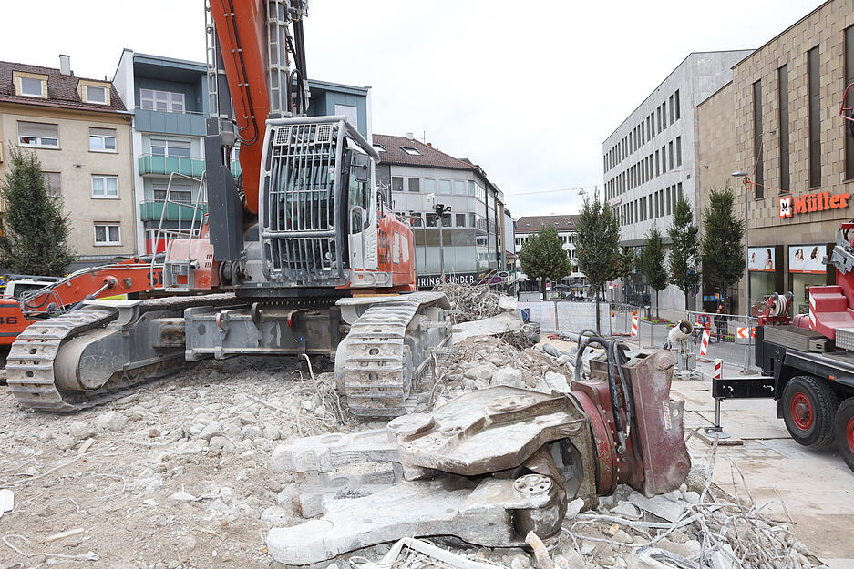 Rettungshundetraining im Kaufhaus Barthel