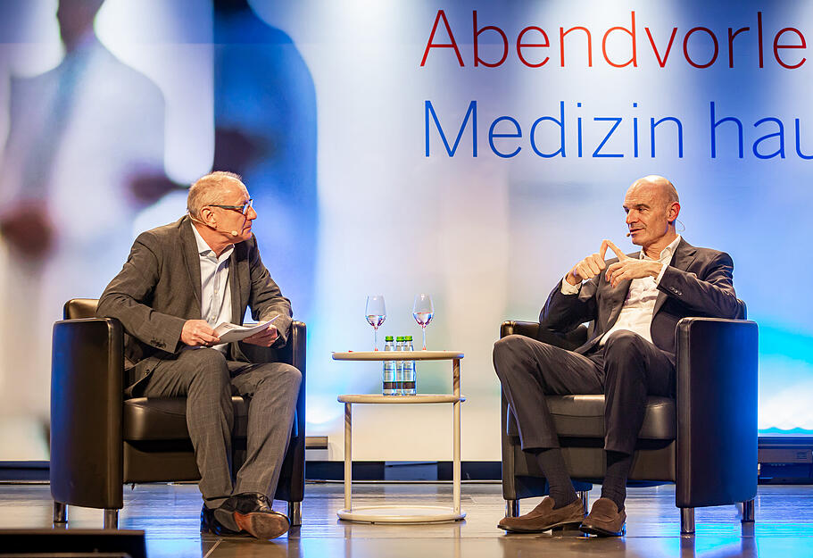 Abendvorlesung "Medizin hautnah" in der KSK Heilbronn – Welche neuen Behandlungen gegen Krebs angewandt werden