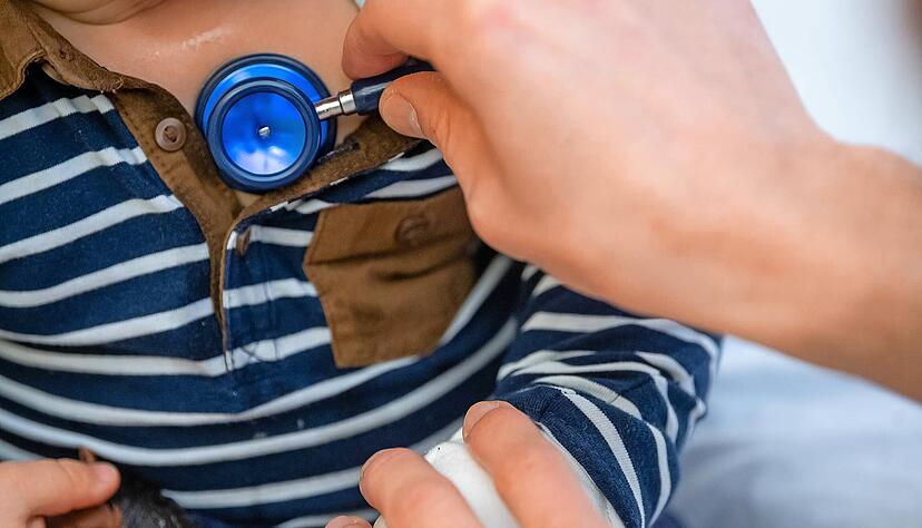In Heilbronn herrscht ein Mangel an Kinderärzten. Überlastete Praxen machen die Versorgung von Neugeborenen zur Herausforderung. In Heilbronn herrscht ein Mangel an Kinderärzten. Überlastete Praxen machen die Versorgung von Neugeborenen zur Herausforderung.