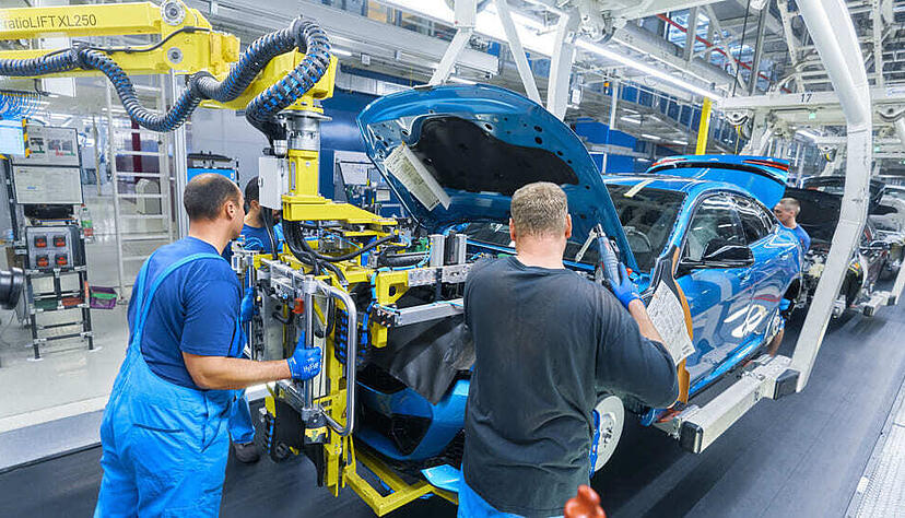 So sehen die Ger&auml;te aus, die von EFS vor allem f&uuml;r Autofabriken wie hier bei BMW geliefert werden.