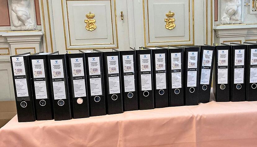 Ziemlich viele Akten: Auch Einblicke in Bauunterlagen sind möglich. Symbolbild: Tscherwitschke/Archiv Ziemlich viele Akten: Auch Einblicke in Bauunterlagen sind möglich. Symbolbild: Tscherwitschke/Archiv