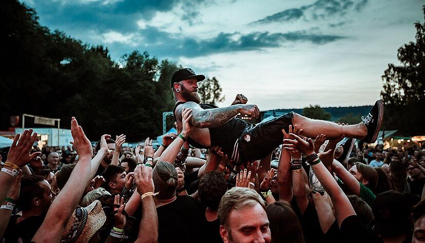 Beim Sunstorm-Festival wird es am Wochenende noch einmal richtig laut - dann endet die elfjährige Ära des Metal-Open-Airs. Beim Sunstorm-Festival wird es am Wochenende noch einmal richtig laut - dann endet die elfjährige Ära des Metal-Open-Airs.