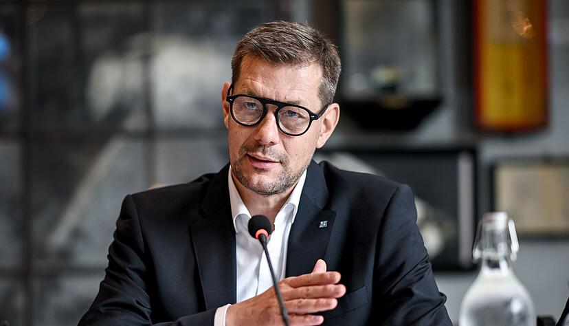 Dehoga-Präsident Guido Zöllick hofft auf die versprochene Reduzierung der Umsatzsteuer für Restaurantspeisen ab dem kommenden Jahr. Dehoga-Präsident Guido Zöllick hofft auf die versprochene Reduzierung der Umsatzsteuer für Restaurantspeisen ab dem kommenden Jahr.