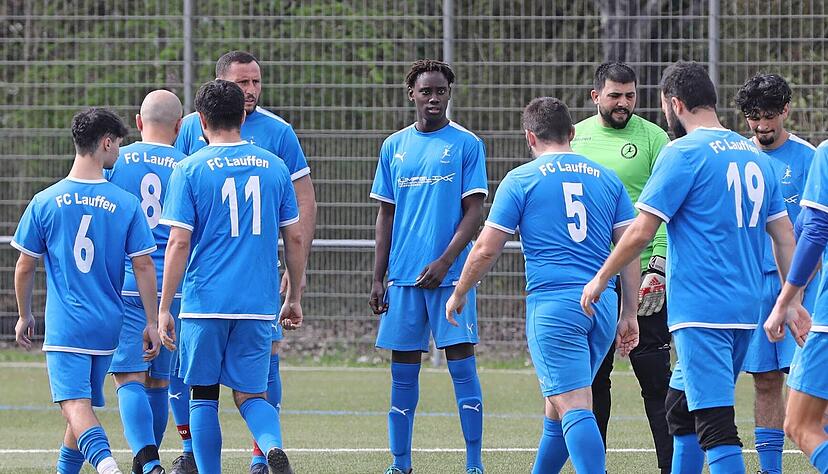 Wie geht es mit den Fu&szlig;ballern des FC Lauffen weiter? Aktuell kann der B-Ligist auf dem Sportgel&auml;nde Ulrichsheide keine Begegnungen durchf&uuml;hren. Einzige L&ouml;sung scheint die Verlegung der Spiele zu den jeweiligen Gegnern zu sein.
Foto: Alexander Bertok