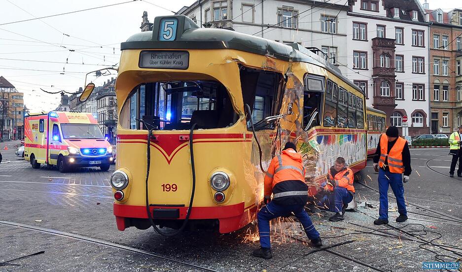 Straßenbahn-Unfall in Karlsruhe | 28.11.