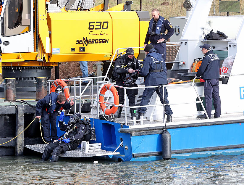 Bergung gesunkenes Auto bei Gundelsheim