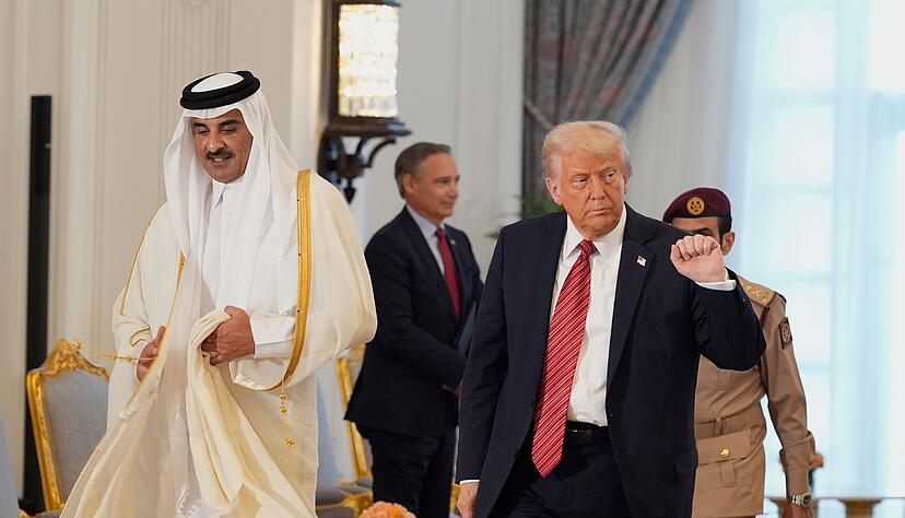 Trump schwärmte bei seinem Besuch in Katar über seine enge Freundschaft zum Emir. Trump schwärmte bei seinem Besuch in Katar über seine enge Freundschaft zum Emir.