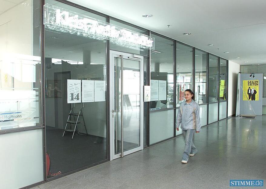 2003: Das Kleist-Archiv Sembdner residiert seit 2001 im Theaterforum K3.