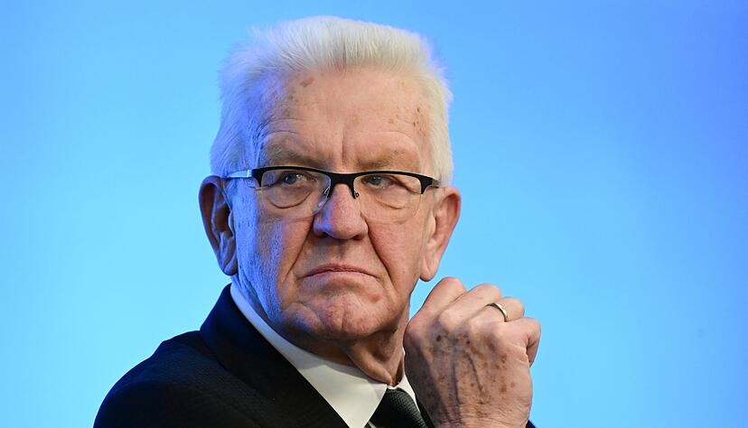 Winfried Kretschmann (Die Grünen), Ministerpräsident von Baden-Württemberg, während einer Konferenz. Winfried Kretschmann (Die Grünen), Ministerpräsident von Baden-Württemberg, während einer Konferenz.
