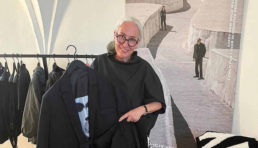 Eva Philipp ist die Qualität der Stoffe sehr wichtig. Auch ihr Rock ist aus einem Stoff, den sie entdeckt hat. Eva Philipp ist die Qualität der Stoffe sehr wichtig. Auch ihr Rock ist aus einem Stoff, den sie entdeckt hat.