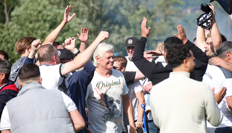 2024 half Uwe Rapolder mit, den VfR Heilbronn durch die Relegation in die Verbandsliga zu führen. 2024 half Uwe Rapolder mit, den VfR Heilbronn durch die Relegation in die Verbandsliga zu führen.