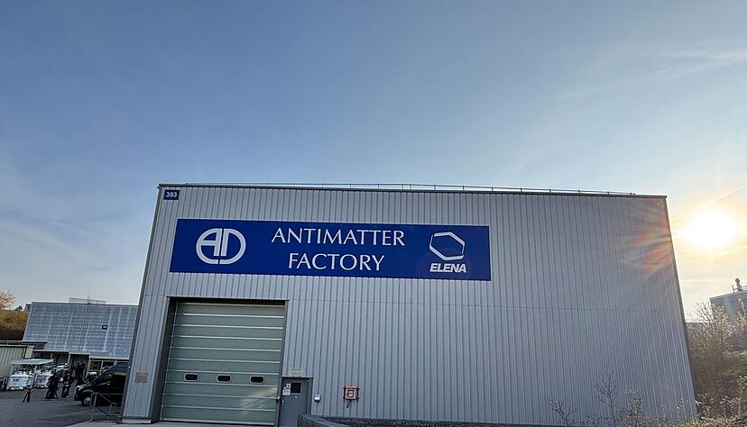 In der Antimaterie-Fabrik werden die Antiprotonen entschleunigt und gespeichert.