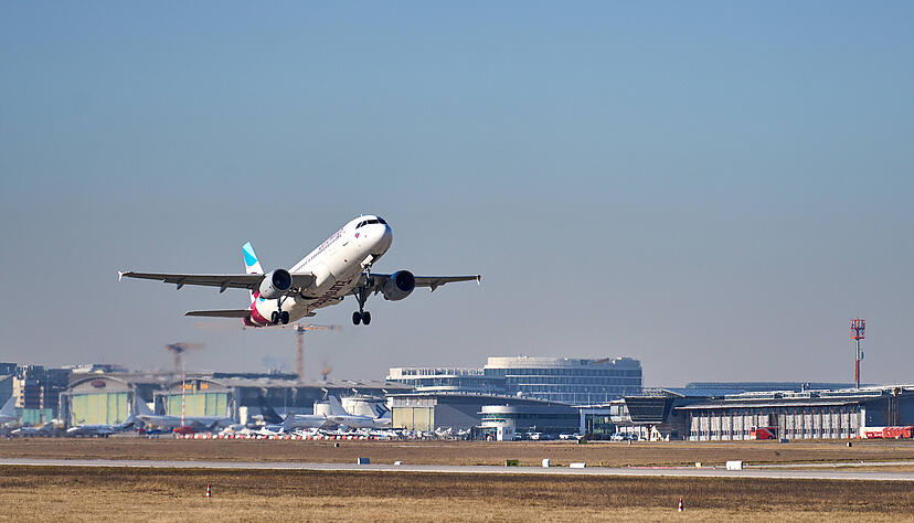 Der Stuttgarter Flughafen verzeichnete viele Passagiere über sechs Wochen Sommerferien. Der Stuttgarter Flughafen verzeichnete viele Passagiere über sechs Wochen Sommerferien.