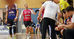 Gut gelaunt nach gehaltenem Siebenmeter: Marc Krammer ben&ouml;tigte bei seiner Regionalliga-R&uuml;ckkehr in die Weibertreuhalle keine Anlaufzeit.