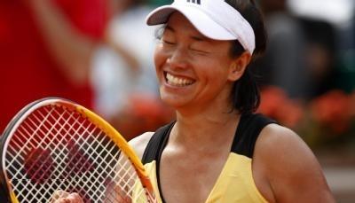 Kimiko Date Krumm jubelt nach ihrem Sieg gegen Dinara Safina.