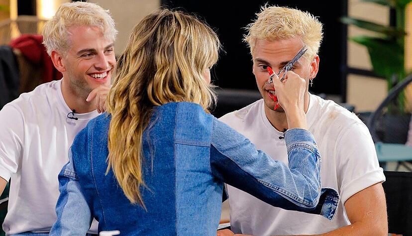 Vielleicht gefürchteter als das Umstyling: Bei GNTM steht das Nacktshooting an. Vielleicht gefürchteter als das Umstyling: Bei GNTM steht das Nacktshooting an.