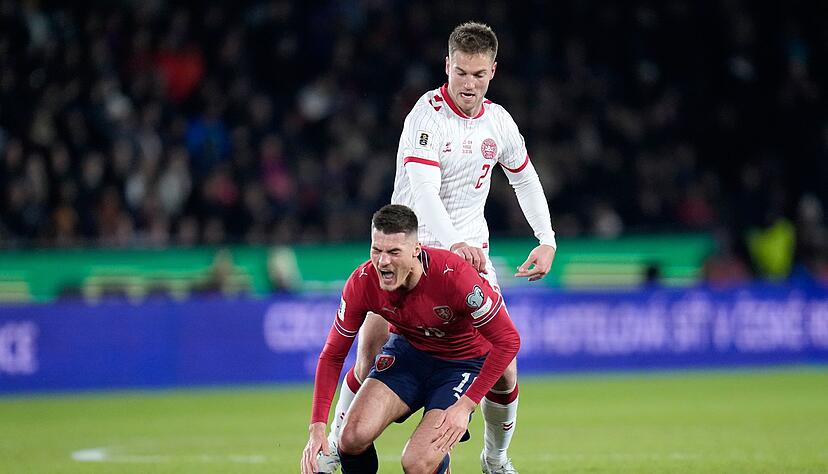 Leverkusens Stürmer Schick und seine Tschechen gegen Favorit Dänemark. Leverkusens Stürmer Schick und seine Tschechen gegen Favorit Dänemark.