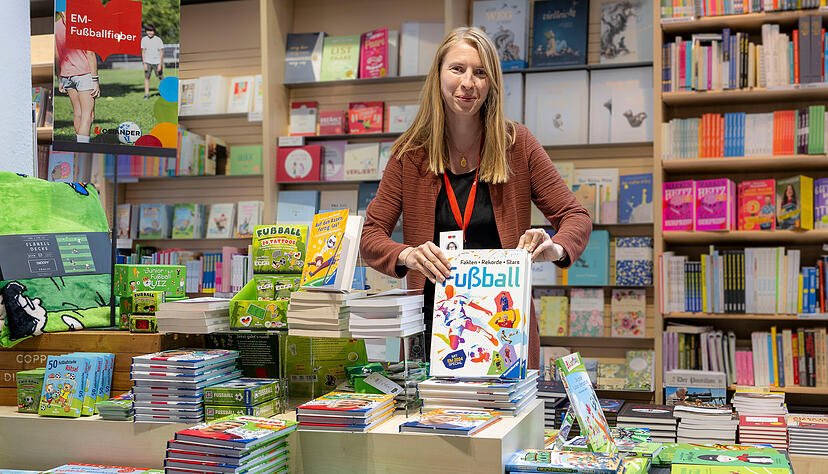 Vorboten der EM in der Buchhandlung Osiander mit Juliane Süßmilch.