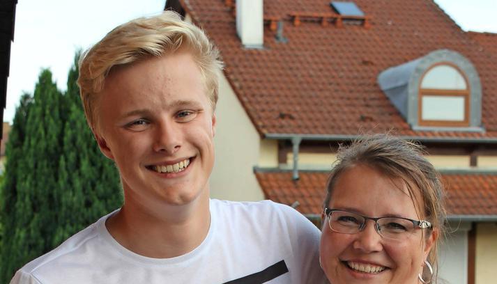 In 19 Jahren ist der Junge ordentlich in die Höhe gewachsen.
Foto: Lisa Reiff In 19 Jahren ist der Junge ordentlich in die Höhe gewachsen.
Foto: Lisa Reiff