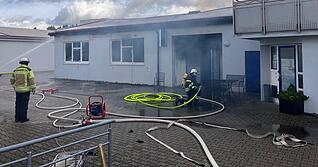 Die Feuerwehr war drei Stunden mit den Löscharbeiten beim Brand in Pfedelbach beschäftigt.