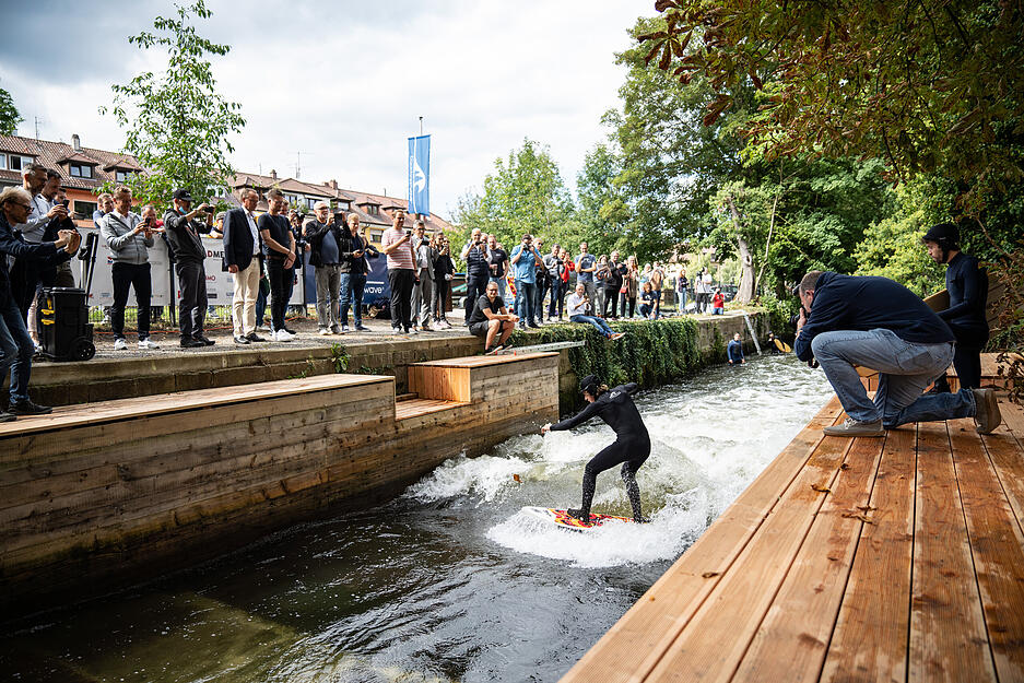 Die Surfwelle blackforestwave in Pforzheim ist seit dem 17. September offiziell eröffnet. Foto: Markus Born Fotodesign Die Surfwelle blackforestwave in Pforzheim ist seit dem 17. September offiziell eröffnet. Foto: Markus Born Fotodesign