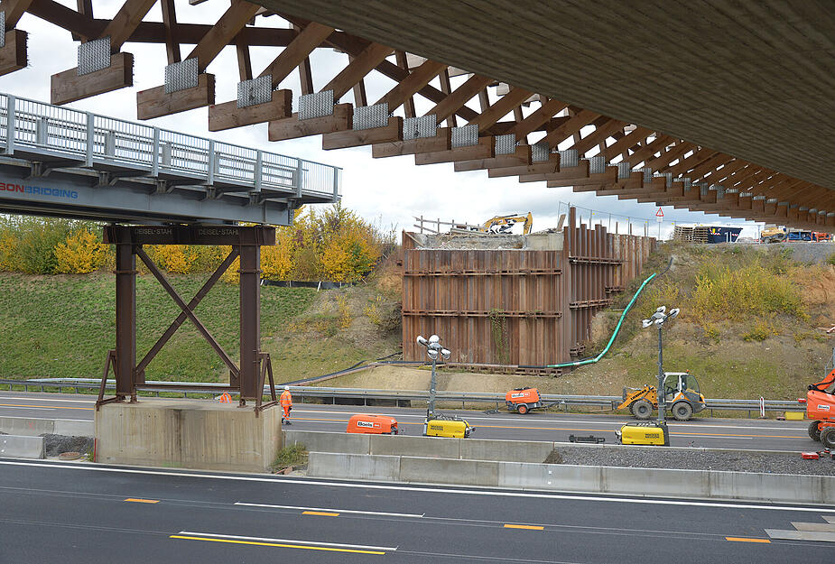 Autobahnsperrung wegen Br&uuml;ckenabriss