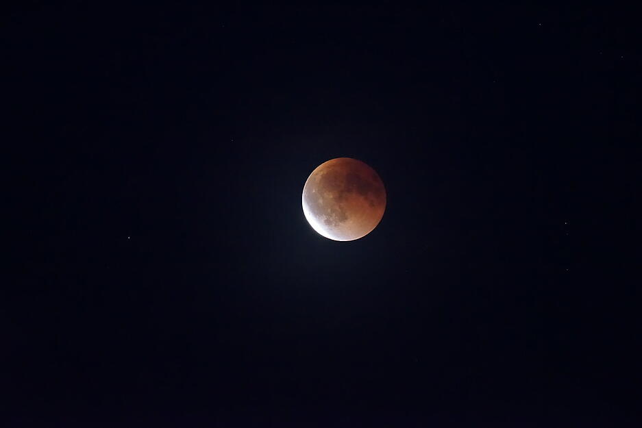 Die totale Mondfinsternis ist am Sonntagabend über Heilbronn und der Region zu sehen.