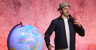 Kaya Yanar war zu Gast in der Harmonie Heilbronn.