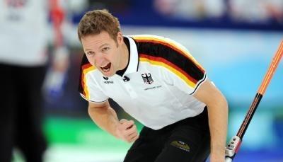 Daniel Herberg freut sich über einen gelungenen Stein. Daniel Herberg freut sich über einen gelungenen Stein.