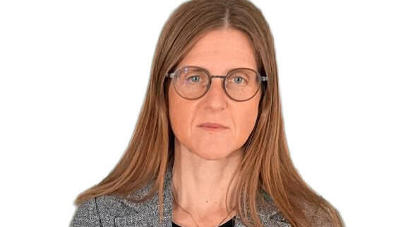 Betr&uuml;ger versprechen hohe Gewinne, dabei ist das Geld von Anfang an weg. Anw&auml;ltin Anna Orlowa vertritt die Opfer der Masche.