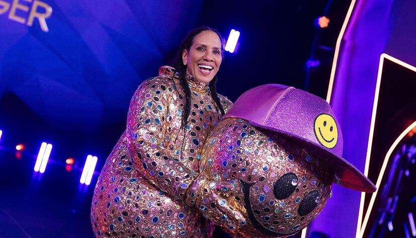 Barbara Becker trug ein glitzerndes Smiley-Kostüm - sie schied als Erste aus. (Archivbild) Barbara Becker trug ein glitzerndes Smiley-Kostüm - sie schied als Erste aus. (Archivbild)