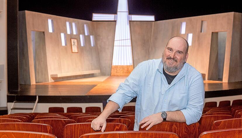 Seine 17. Regiearbeit am Theater Heilbronn: Der bekennende Rheinländer Jens Kerbel liebt es anglo-amerikanisch schwarzhumorig. Seine 17. Regiearbeit am Theater Heilbronn: Der bekennende Rheinländer Jens Kerbel liebt es anglo-amerikanisch schwarzhumorig.