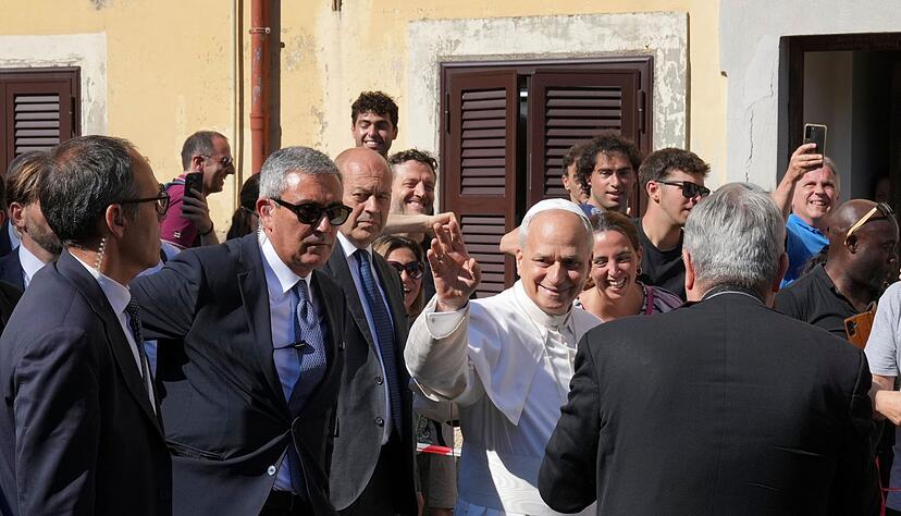 Papst Leo XIV. bei der Ankunft. Papst Leo XIV. bei der Ankunft.