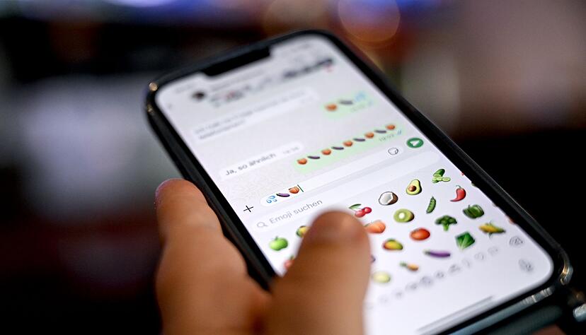 Im Chat werden die Aubergine oder der Pfirsich gelegentlich anz&uuml;glich verwendet. (Symbolbild)