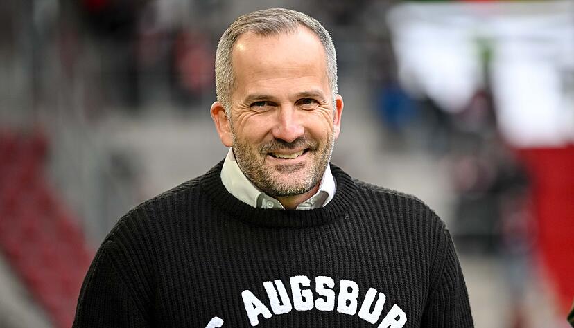 Hatte gut lachen: Augsburgs Interimstrainer Manuel Baum Hatte gut lachen: Augsburgs Interimstrainer Manuel Baum